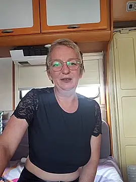 lescoquinsdu40 online show from March 10, 2026, 2:43 pm