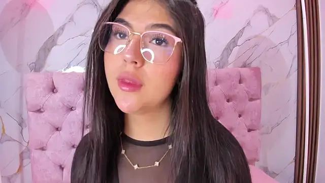 Snapshot of AbrilQuintana_ chatting on May 21, 2026, 11:40 am AbrilQuintana online show from May 21, 2026, 11:40 am