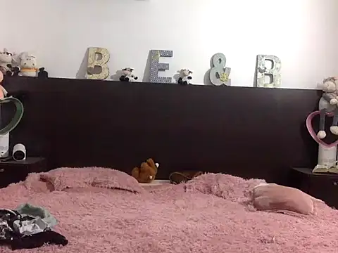 mommy-Milf online show from March 7, 2026, 1:45 am