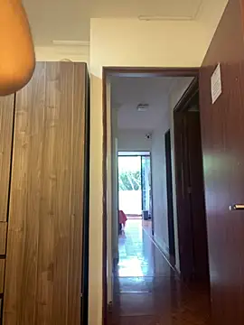 Snapshot of Emi_rousse chatting on April 15, 2026, 12:21 pm Emi rousse online show from April 15, 2026, 12:21 pm