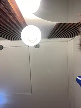 Snapshot of Emi_rousse chatting on April 8, 2026, 12:28 pm Emi rousse online show from April 8, 2026, 12:28 pm