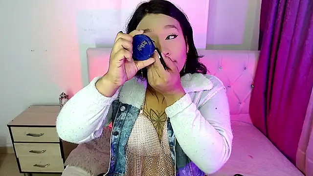 isadoraqueeen online show from April 15, 2026, 7:40 pm