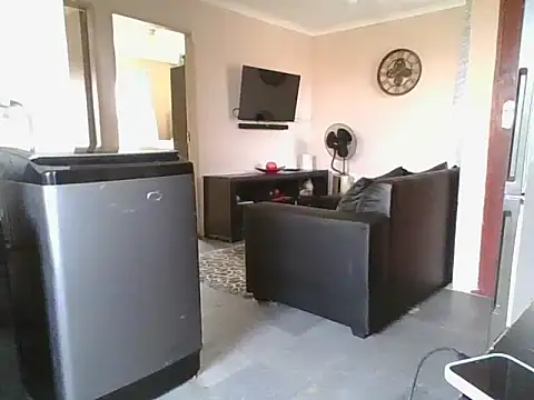 Snapshot of BumbleBee84 chatting on April 9, 2026, 8:09 am BumbleBee84 online show from April 9, 2026, 8:09 am