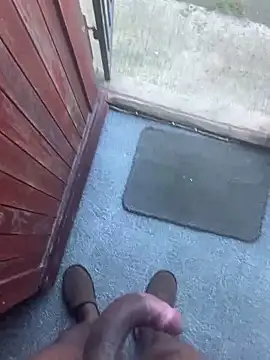 Snapshot of BumbleBee84 chatting on April 13, 2026, 6:17 am BumbleBee84 online show from April 13, 2026, 6:17 am