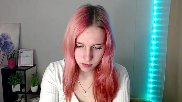 Scarlett lil online show from April 21, 2026, 7:48 am