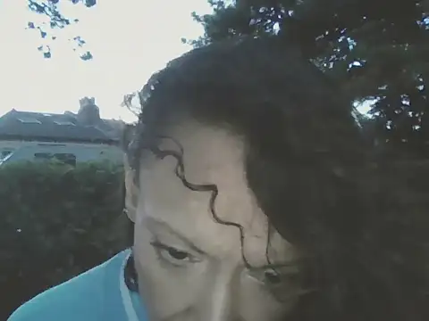 DOUBLETROUBLE7773 online show from April 25, 2026, 7:44 pm