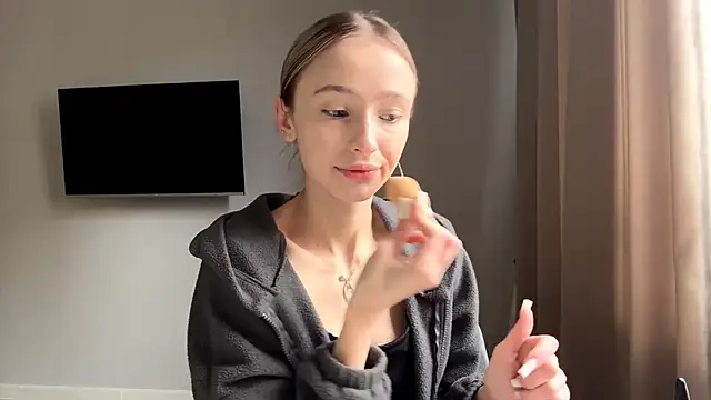 Snapshot of ClonedAge chatting on March 3, 2026, 11:17 am ClonedAge online show from March 3, 2026, 11:17 am