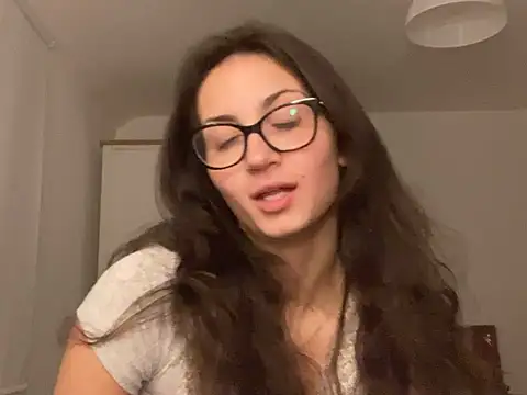 Ellamay06 online show from March 3, 2026, 9:22 pm