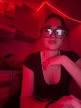 Claraaaaa06 online show from April 5, 2026, 8:37 pm