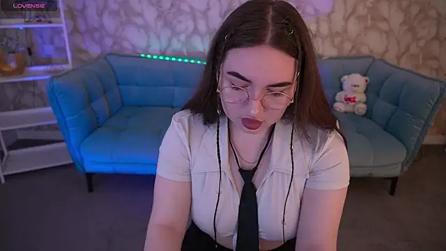 Snapshot of RapunzelAngel chatting on May 5, 2026, 6:27 am RapunzelAngel online show from May 5, 2026, 6:27 am