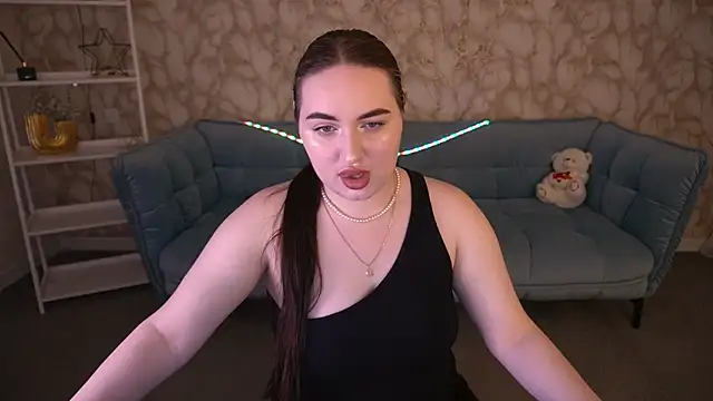 Snapshot of RapunzelAngel chatting on May 26, 2026, 5:49 am RapunzelAngel online show from May 26, 2026, 5:49 am
