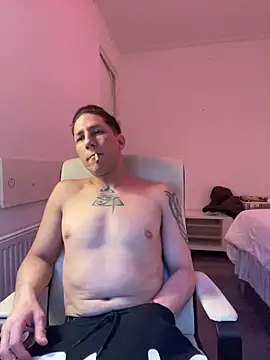 TitanNoir online show from April 3, 2026, 5:30 pm