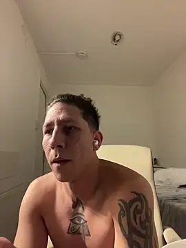 TitanNoir online show from April 3, 2026, 4:08 am