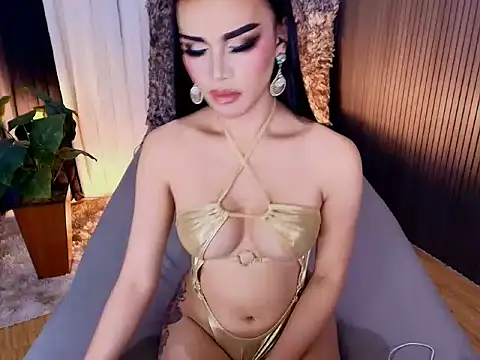 Snapshot of nikkieviolante chatting on July 19, 2026, 2:20 am nikkieviolante online show from July 19, 2026, 2:20 am
