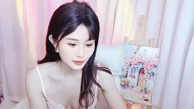 Snapshot of Mia_168 chatting on May 8, 2026, 12:31 pm Mia 168 online show from May 8, 2026, 12:31 pm