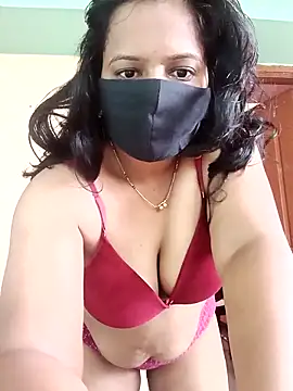 Snapshot of Miss-Dolly07 chatting on April 10, 2026, 5:36 am Miss-Dolly07 online show from April 10, 2026, 5:36 am