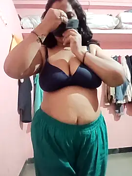 Snapshot of Miss-Dolly07 chatting on April 24, 2026, 3:14 pm Miss-Dolly07 online show from April 24, 2026, 3:14 pm