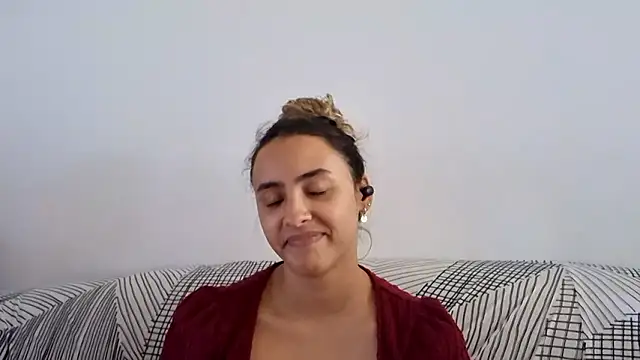 Snapshot of DeanneDelgrosso chatting on March 4, 2026, 12:02 pm DeanneDelgrosso online show from March 4, 2026, 12:02 pm