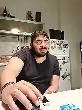 Snapshot of bear_skinny chatting on June 8, 2026, 1:28 am bear skinny online show from June 8, 2026, 1:28 am