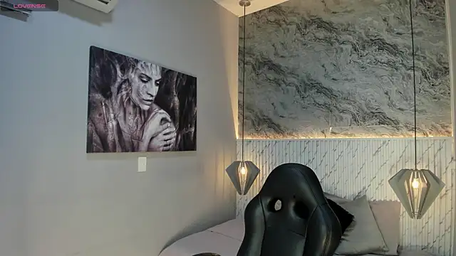 Esmeralda  18 online show from April 13, 2026, 7:29 pm