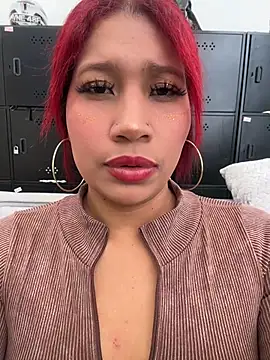 Snapshot of Cherry_Charlottee chatting on May 26, 2026, 7:34 pm Cherry Charlottee online show from May 26, 2026, 7:34 pm