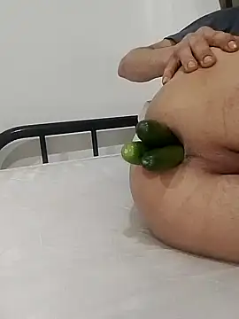 Snapshot of PitifulSky8 chatting on March 5, 2026, 12:13 pm PitifulSky8 online show from March 5, 2026, 12:13 pm