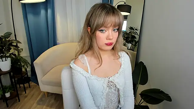 Snapshot of _alice_bloom_ chatting on March 4, 2026, 2:36 pm alice bloom online show from March 4, 2026, 2:36 pm