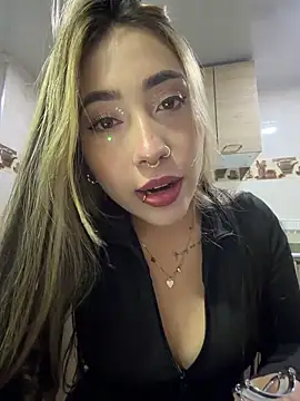 ManuelaVeeleez online show from March 13, 2026, 5:34 am