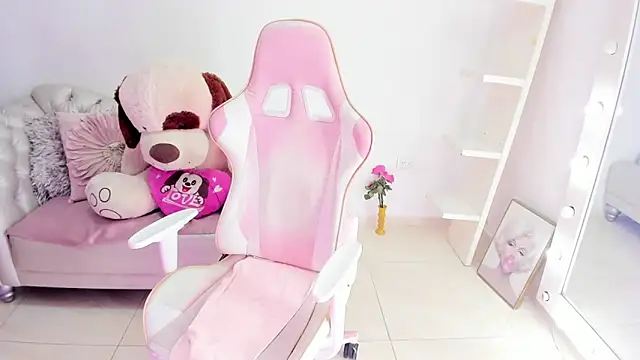 KoralCruz  online show from March 21, 2026, 2:10 pm