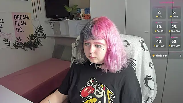 CherryBounce online show from March 13, 2026, 9:20 pm