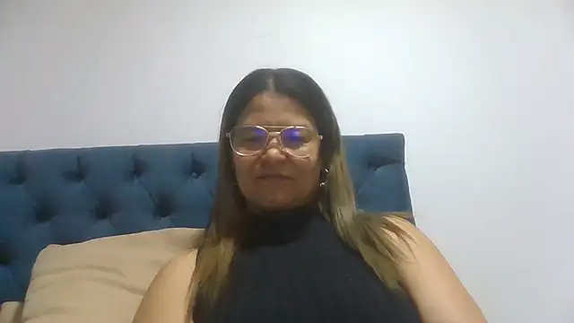 Jiwon Han online show from April 12, 2026, 11:08 pm