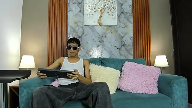 Snapshot of SKINNY_BOYXXX chatting on March 3, 2026, 7:26 am SKINNY BOYXXX online show from March 3, 2026, 7:26 am