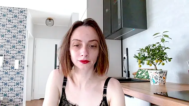 misssweet online show from June 17, 2026, 10:36 am