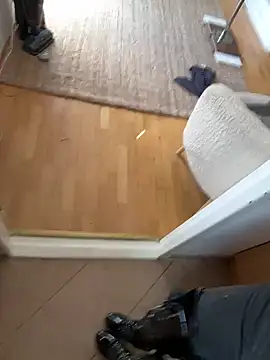 SkinnyLilly online show from April 21, 2026, 1:28 pm