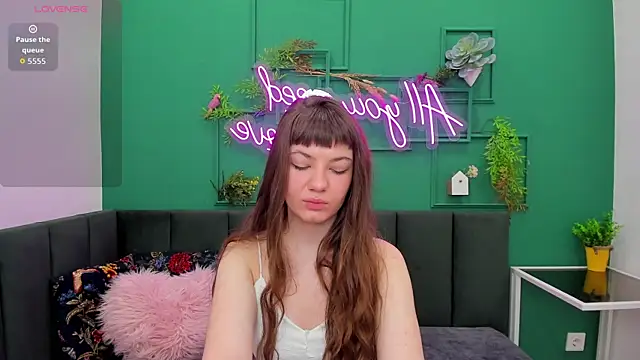 AgnesBeautiful online show from April 1, 2026, 1:51 am