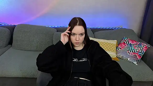 SunyLily online show from May 7, 2026, 7:12 am