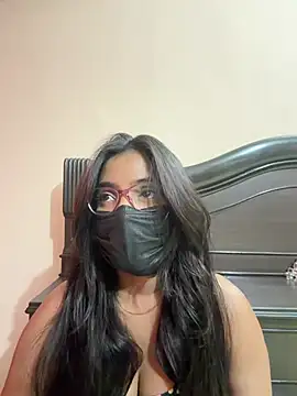 Snapshot of nikki_catz chatting on July 29, 2026, 5:12 pm nikki catz online show from July 29, 2026, 5:12 pm