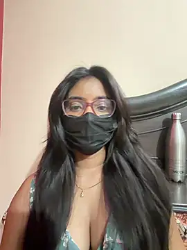 Snapshot of nikki_catz chatting on July 6, 2026, 4:42 pm nikki catz online show from July 6, 2026, 4:42 pm