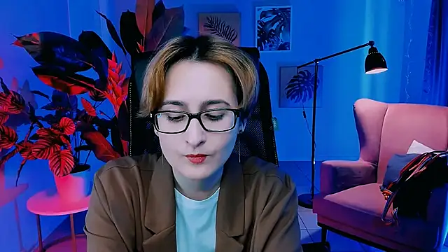 LixeLuna online show from May 7, 2026, 6:28 am