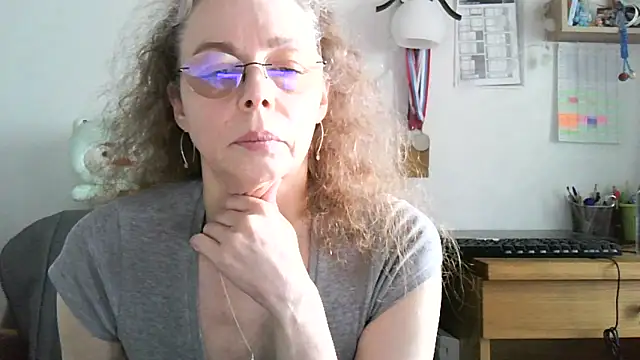 Helly nana online show from March 22, 2026, 2:29 pm