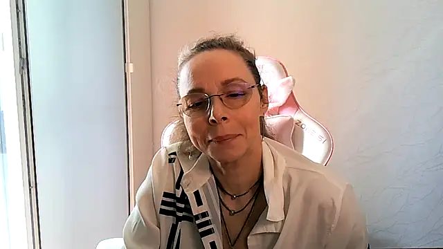 Helly nana online show from April 2, 2026, 10:44 am