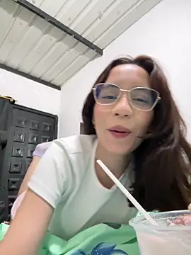 Snapshot of Nicole_Cute04 chatting on June 16, 2026, 4:12 am Nicole Cute04 online show from June 16, 2026, 4:12 am