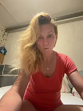 Snapshot of Secret_Ladyx chatting on July 3, 2026, 6:14 pm Secret Ladyx online show from July 3, 2026, 6:14 pm