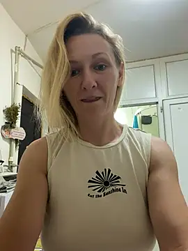 Snapshot of Secret_Ladyx chatting on July 10, 2026, 3:28 am Secret Ladyx online show from July 10, 2026, 3:28 am