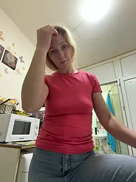 Snapshot of Secret_Ladyx chatting on June 2, 2026, 6:24 am Secret Ladyx online show from June 2, 2026, 6:24 am