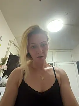 Snapshot of Secret_Ladyx chatting on July 18, 2026, 4:10 am Secret Ladyx online show from July 18, 2026, 4:10 am