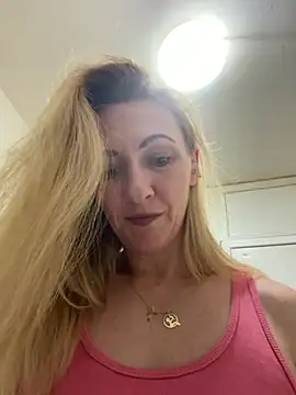 Snapshot of Secret_Ladyx chatting on June 28, 2026, 5:03 am Secret Ladyx online show from June 28, 2026, 5:03 am