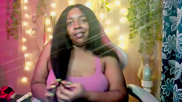 Snapshot of Goddess_MercedesRedd chatting on April 18, 2026, 1:35 pm Goddess MercedesRedd online show from April 18, 2026, 1:35 pm