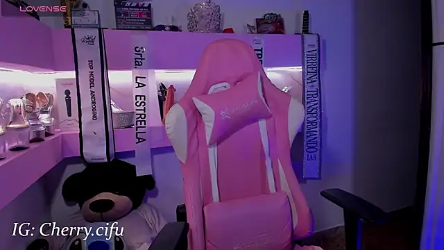 CherrySeraphine1 online show from April 14, 2026, 6:51 am