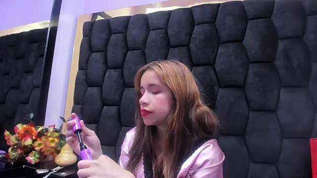 ZoeBarbiee online show from April 9, 2026, 2:35 am